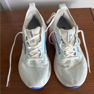 Brooks glycerin 22